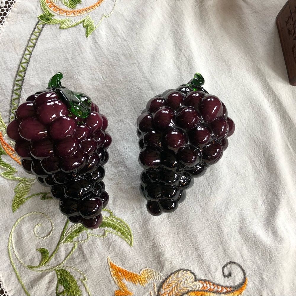 Vintage Set of Hand Blown Murano Style Art Glass Bunch of Grapes. Deep Amethyst - Picture 11 of 13